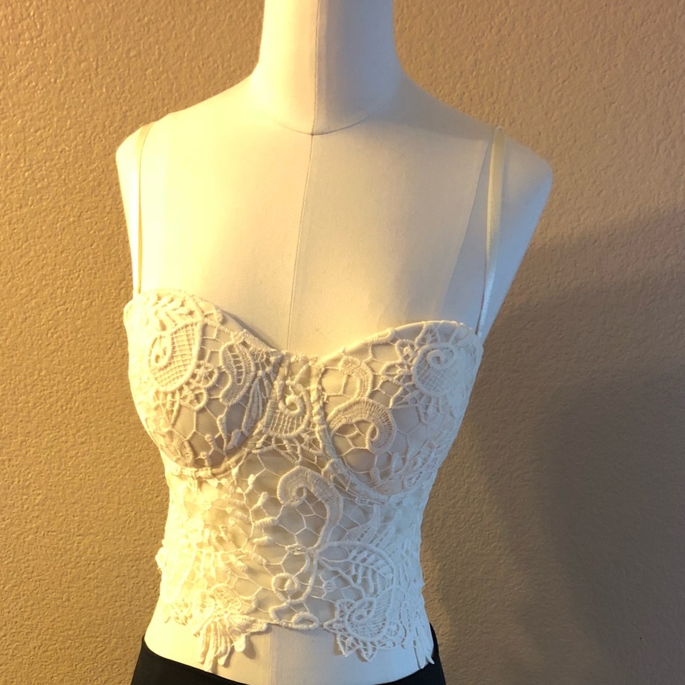 Bebe Lace Bustier color: egret